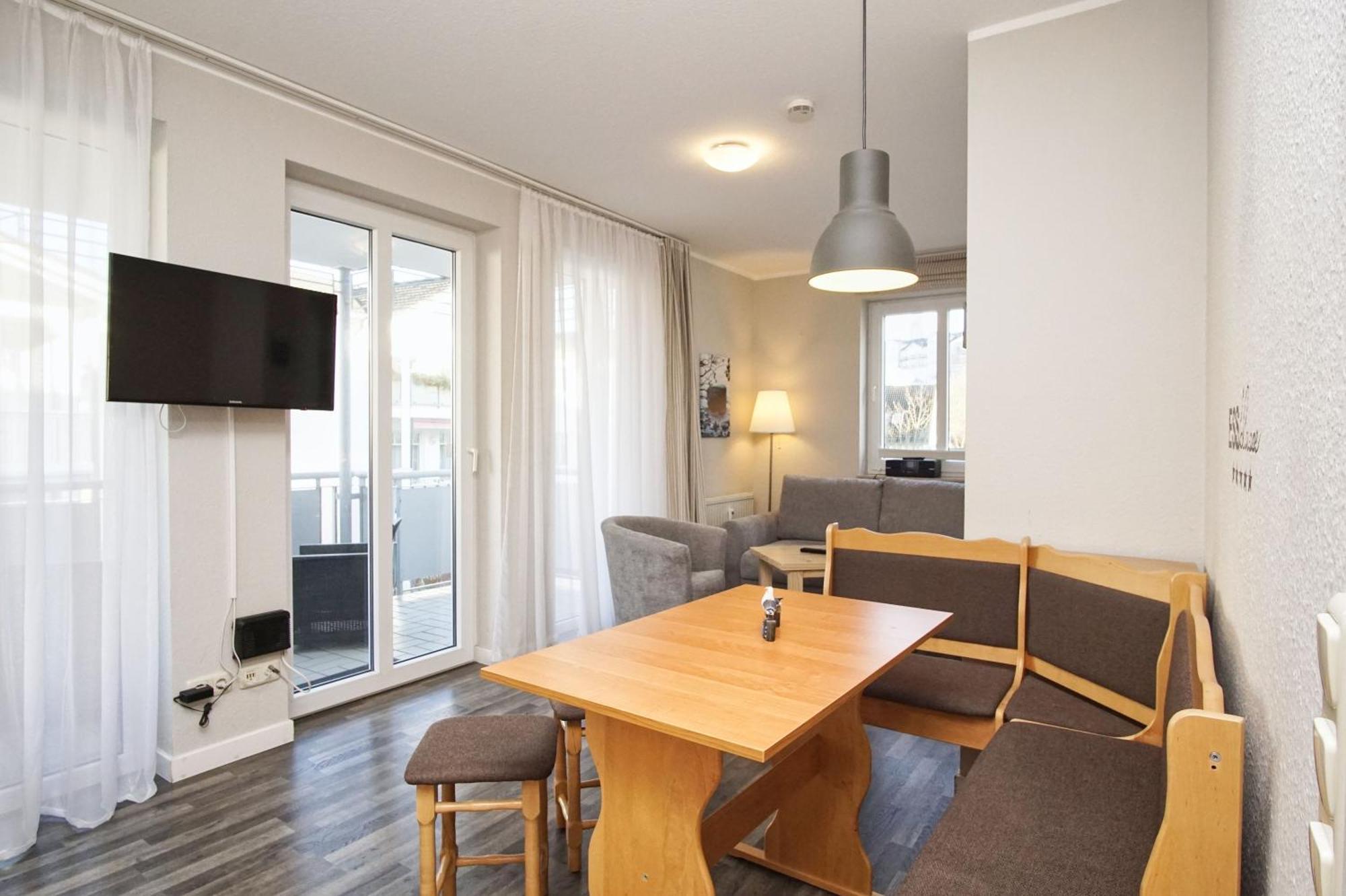 Zentrale Fewo Mit Balkon, Gratis Nutzung Vom Ahoi Erlebnisbad Und Sauna In Sellin - Villa Buskam Fewo 27 Goehren  Zewnętrze zdjęcie